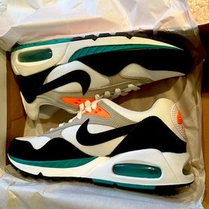 Women’s Nike Air Max Correlate Sneakers